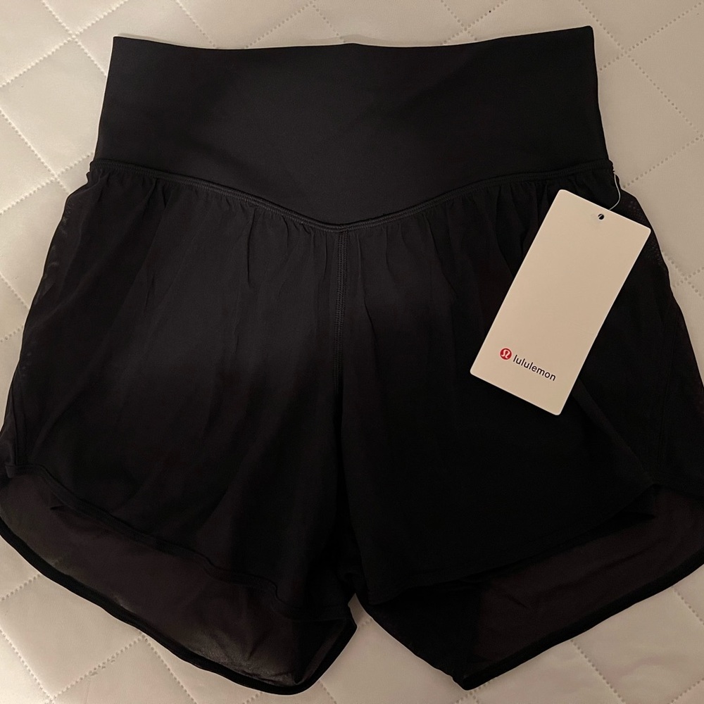 Lululemon Nulu and Mesh HR yoga short 3.5
